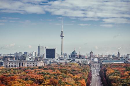 Il variopinto paesaggio autunnale di Berlino, visto dalla Colonna della Vittoria