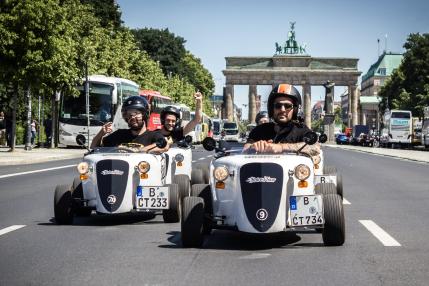 Hotrod Tour vor dem Brandenburger Tor 