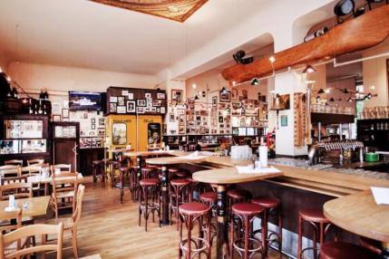 Guest area and counter at the Berliner Republik