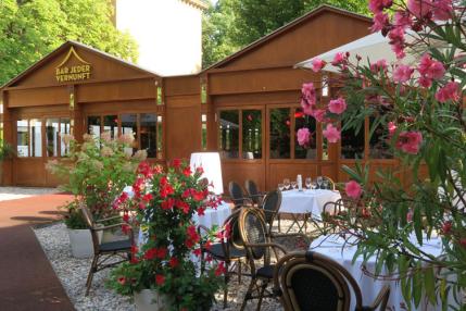 Outdoor area of the Bar jeder Vernunft 