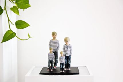 Kinder mit 3D Abbild