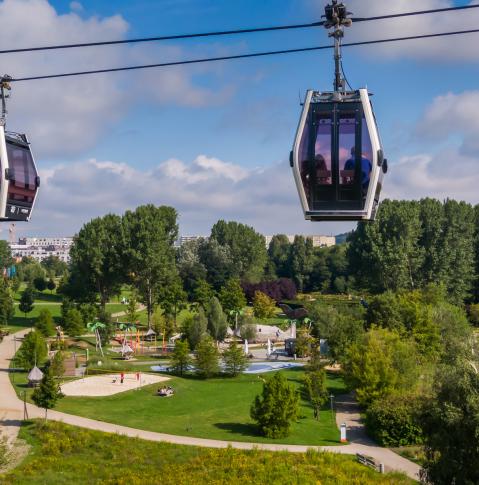 Cable car in the Gardens of the World in Berlin