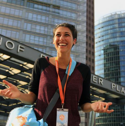 Guide von Vive Berlin Tours vor dem Hauptbahnhof
