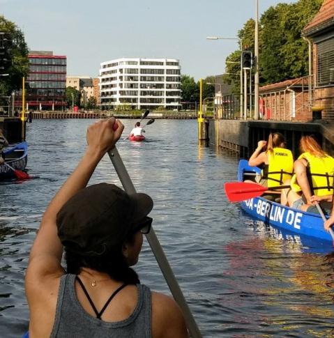 Canoa Berlin _ Unterwegs auf dem Wasser Canoa Berlin _ Unterwegs auf dem Wasser
