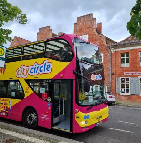 Best of Potsdam City Circle Best of Potsdam City Circle: Holländerviertel mit Stadtrundfahrtsbus