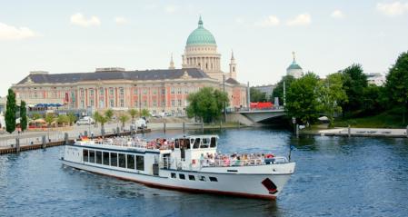 Schiffahrt in Potsdam/ Weisse Flotte