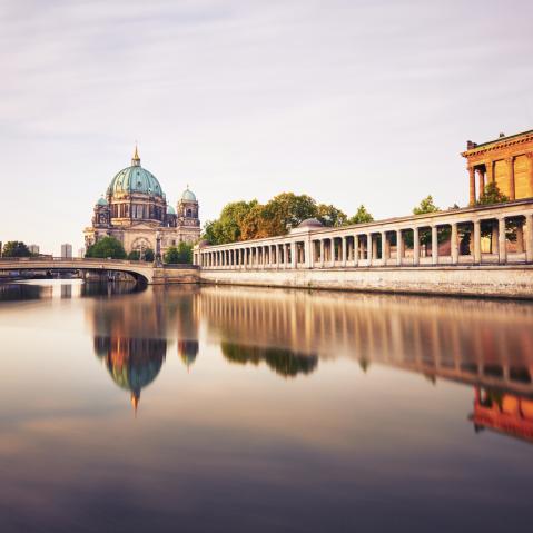 Blick auf die Museumsinsel und den Berliner Dom