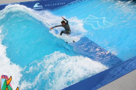Surfen im WELLENWERK Berlin
