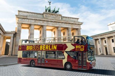 Big Bus Berlin vor dem Brandenburger Tor